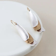 Load image into Gallery viewer, POM Mixed Finish Triple Layer Earrings