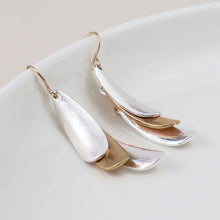 Load image into Gallery viewer, POM Mixed Finish Triple Layer Earrings