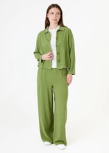 Load image into Gallery viewer, Dreams Linen Blend Patch Pocket Jacket -Leaf Green