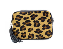 Load image into Gallery viewer, Made in Italy Leather Leopard Print Camera Bag