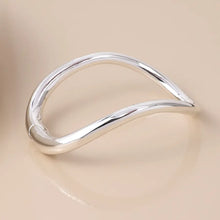 Load image into Gallery viewer, POM Silver Plated Simple Curve Hinged Bangle