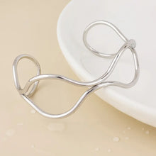 Load image into Gallery viewer, POM Frida Stainless Steel Platinum Plated Wire Wave Bangle