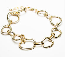 Load image into Gallery viewer, Eliza Gracious Large Link Short Necklace - Pale Gold