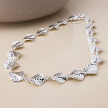Load image into Gallery viewer, POM Ivy Silver Plated Hammered Twist Discs Necklace