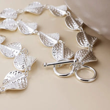 Load image into Gallery viewer, POM Ivy Silver Plated Hammered Twist Discs Necklace