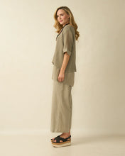 Load image into Gallery viewer, DECK Double Layered Top - Taupe