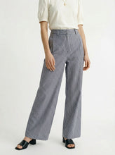 Load image into Gallery viewer, Vero Moda Striped Barrel Leg Trousers