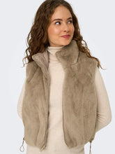 Load image into Gallery viewer, ONLY Dana Faux Gillet - Silver Mink
