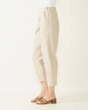 Load image into Gallery viewer, DECK by Decollage Cream Barrel Trousers