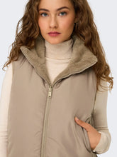 Load image into Gallery viewer, ONLY Dana Faux Gillet - Silver Mink