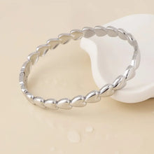 Load image into Gallery viewer, POM Platinum Plated Heart Bangle