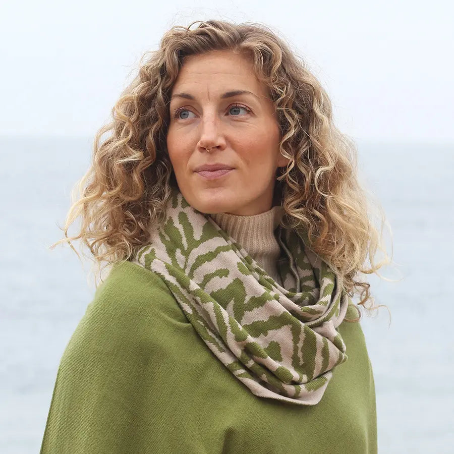 POM Leaf Green Zebra Snood