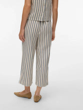 Load image into Gallery viewer, Vero Moda Cropped Striped Pull On Trousers