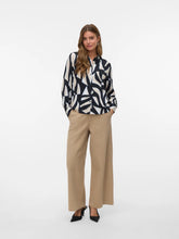 Load image into Gallery viewer, Vero Moda Geometric Print Blouse - Black/Beige/White