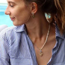 Load image into Gallery viewer, POM Silver Link Necklace with Gold/Silver Beaten Hearts