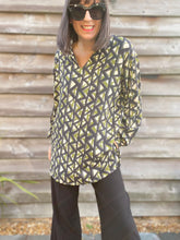 Load image into Gallery viewer, Black &amp; Lime Zig Zag Print Top
